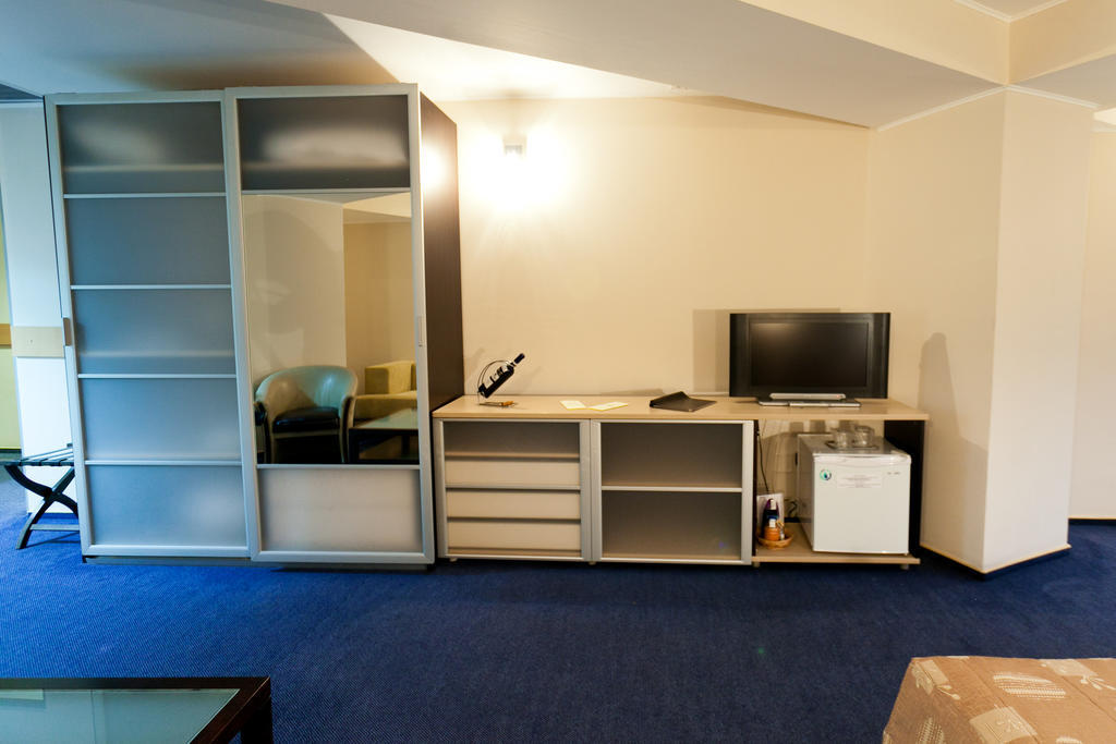 Hotel Dacia Rrt Bucarest Habitación foto