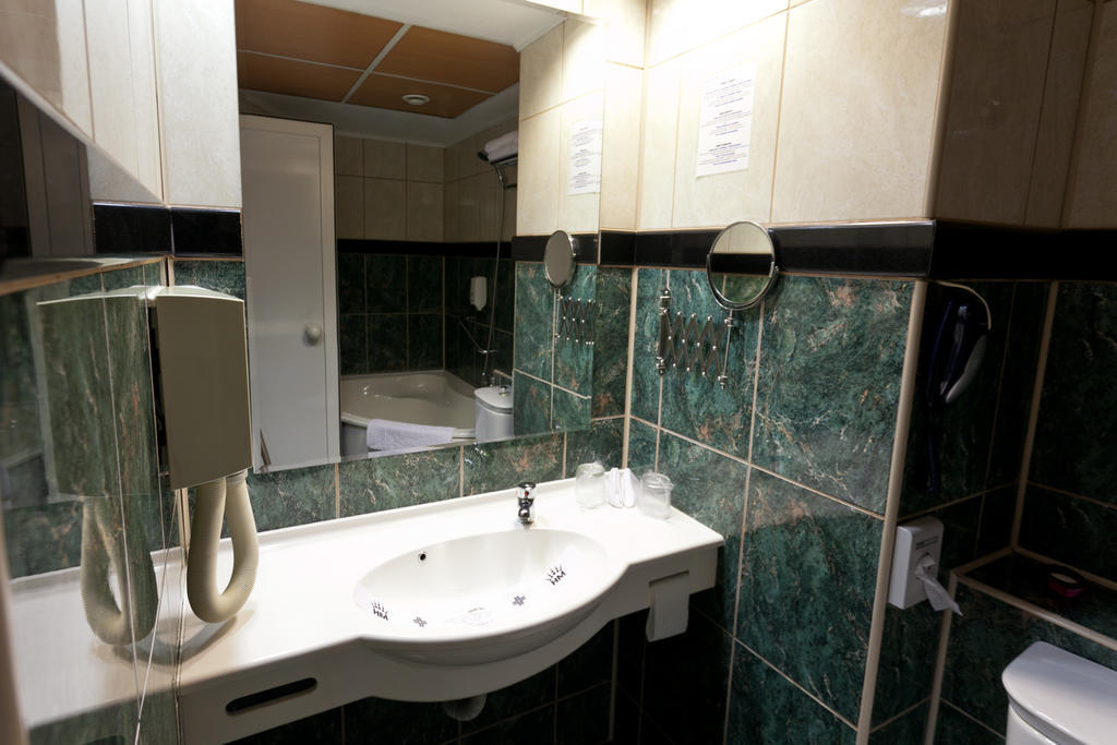 Hotel Dacia Rrt Bucarest Habitación foto